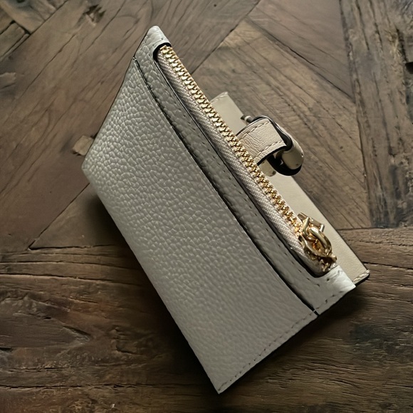 Kate Spade knott zip card holder - Picture 3 of 6